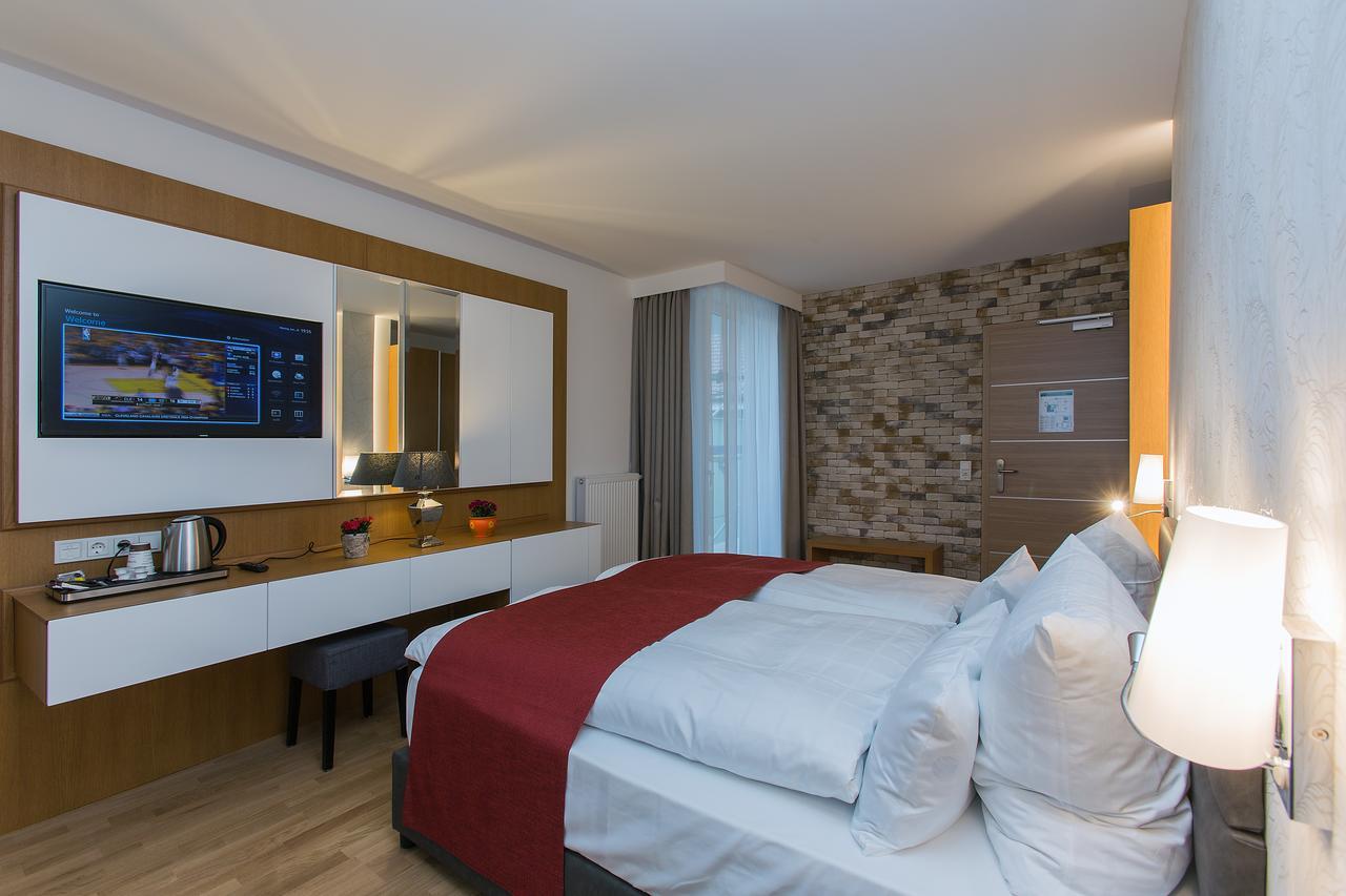 Hotel Am Schrannenplatz Memmingen Dış mekan fotoğraf